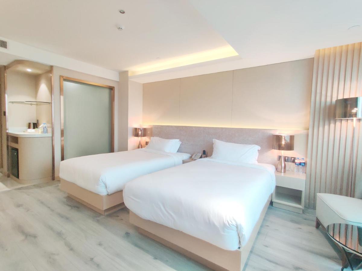 גואנגג'ואו Majestic Hotel מראה חיצוני תמונה